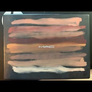Mac cosmetics eyeshadow palette
